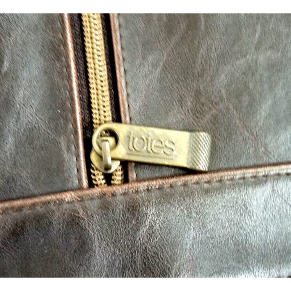 Vintage TOTES Brown Genuine Leather Messenger Bag Crossbody Satchel - Picture 2 of 13